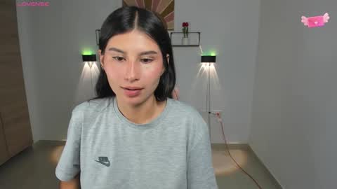 Emi online show from October 2025 09:23:01 PM