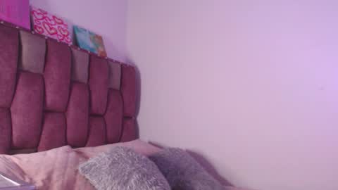 Snapshot of emily_w2 chatting on January 2026 03:43:01 AM emily_w2 online show from January 2026 03:43:01 AM