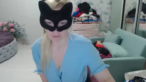 Emily online show from June 2026 07:40:01 PM