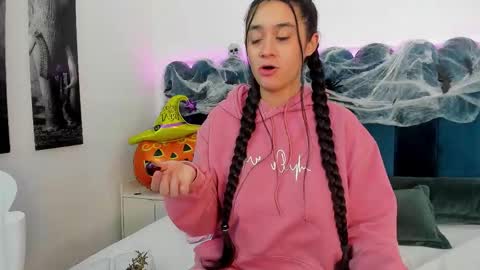 Emilyyy online show from October 2025 11:34:01 PM