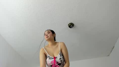 Emilyyy online show from April 2026 02:04:02 PM