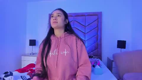 Emilyyy online show from June 2026 02:10:02 PM