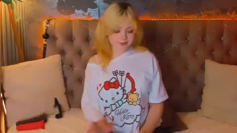 Snapshot of emilyangels chatting on May 2026 06:41:01 AM Baby Emelli online show from May 2026 06:41:01 AM