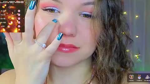 artist Emily online show from December 2024 02:17:01 AM