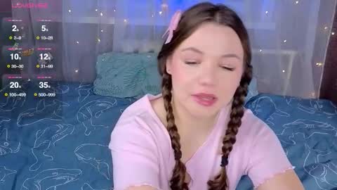 artist Emily online show from December 2025 02:06:02 AM