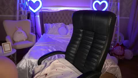 Emy online show from March 2025 06:37:01 AM