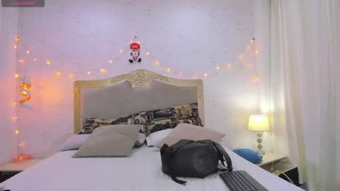 Snapshot of emilycastro_ chatting on January 2025 02:30:01 PM Emily online show from January 2025 02:30:01 PM