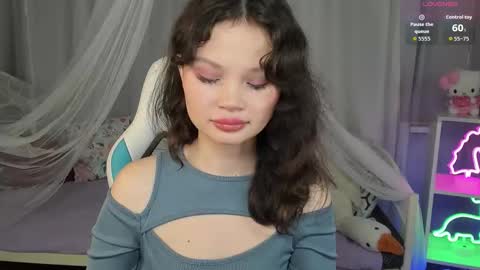 Emilyhaves online show from November 2025 05:01:02 PM