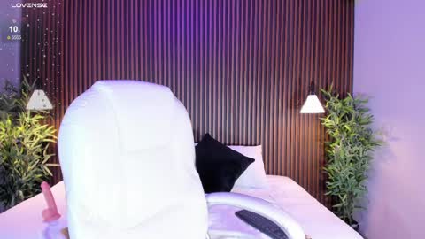 Emily  online show from March 2025 04:30:02 AM