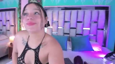 Emilye online show from July 2026 01:13:02 PM
