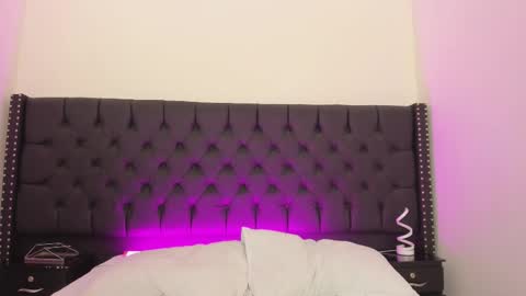 Emily online show from December 2025 05:05:01 AM