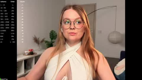Snapshot of emilyforelsket chatting on April 2026 12:30:01 PM Emily online show from April 2026 12:30:01 PM
