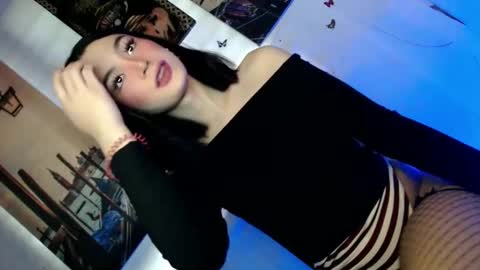 Snapshot of emilyfuckers chatting on January 2025 01:09:02 AM ariane online show from January 2025 01:09:02 AM