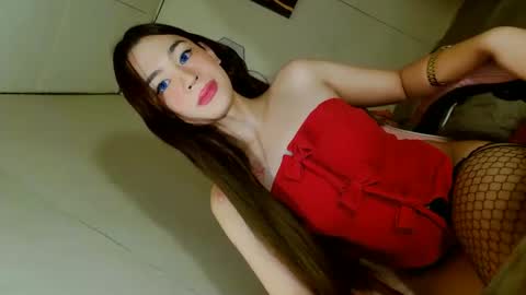 Snapshot of emilyfuckers chatting on November 2025 09:44:02 AM ariane online show from November 2025 09:44:02 AM