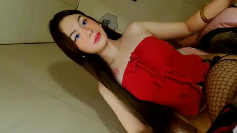 Snapshot of emilyfuckers chatting on November 2025 08:24:01 AM ariane online show from November 2025 08:24:01 AM