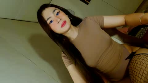 Snapshot of emilyfuckers chatting on November 2025 10:04:02 AM ariane online show from November 2025 10:04:02 AM