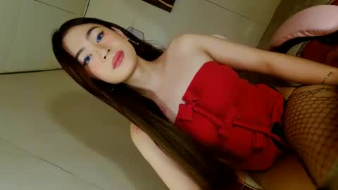 Snapshot of emilyfuckers chatting on December 2025 05:14:01 AM ariane online show from December 2025 05:14:01 AM