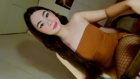 Snapshot of emilyfuckers chatting on February 2026 07:07:02 AM ariane online show from February 2026 07:07:02 AM