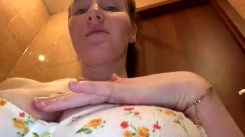 Snapshot of emilygibbes chatting on May 2026 03:24:01 AM emilygibbes online show from May 2026 03:24:01 AM