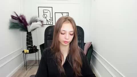 Snapshot of emilygraydis chatting on November 2025 04:23:02 AM Emily online show from November 2025 04:23:02 AM