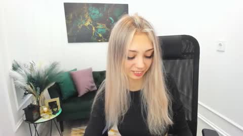 Snapshot of emilygraydis chatting on March 2026 07:53:02 PM Emily online show from March 2026 07:53:02 PM