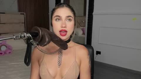 Snapshot of emilyhendrix_ chatting on February 2025 12:03:01 AM Emily Hendrix online show from February 2025 12:03:01 AM