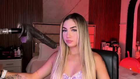 Snapshot of emilyhendrix_ chatting on September 2025 08:32:01 PM Emily Hendrix online show from September 2025 08:32:01 PM