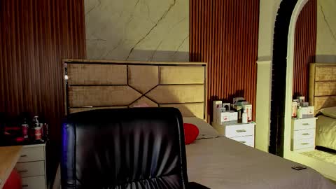 Snapshot of emilyhendrix_ chatting on October 2025 08:11:02 PM Emily Hendrix online show from October 2025 08:11:02 PM