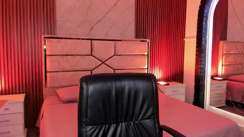 Snapshot of emilyhendrix_ chatting on January 2026 02:43:02 PM Emily Hendrix online show from January 2026 02:43:02 PM