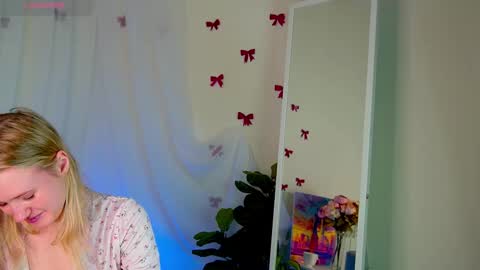 Emi online show from March 2026 01:33:02 AM