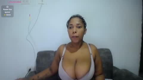 Snapshot of emilyhines__ chatting on March 2026 10:09:01 PM Emilyhines online show from March 2026 10:09:01 PM