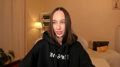 Snapshot of emilyhoston chatting on May 2026 08:04:04 PM Alina online show from May 2026 08:04:04 PM