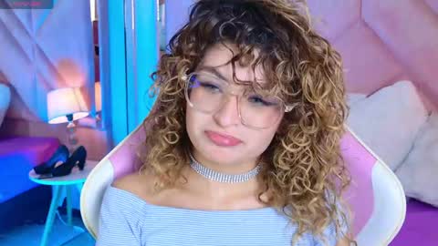 Emilyjonnes  online show from May 2026 09:12:02 PM