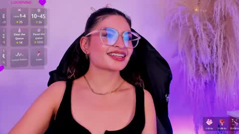 Emilyjonnes  online show from May 2026 04:32:01 AM