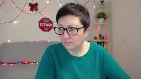 Snapshot of emilyl0vee chatting on January 2026 07:35:01 AM Emily online show from January 2026 07:35:01 AM