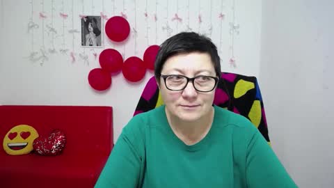 Snapshot of emilyl0vee chatting on January 2026 06:11:02 PM Emily online show from January 2026 06:11:02 PM