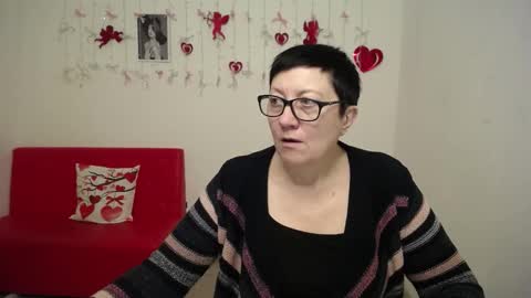 Snapshot of emilyl0vee chatting on February 2026 07:07:01 PM Emily online show from February 2026 07:07:01 PM