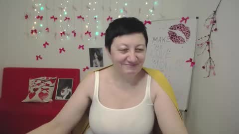 Snapshot of emilyl0vee chatting on February 2026 08:04:02 PM Emily online show from February 2026 08:04:02 PM