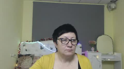 Snapshot of emilyl0vee chatting on May 2026 05:56:02 AM Emily online show from May 2026 05:56:02 AM
