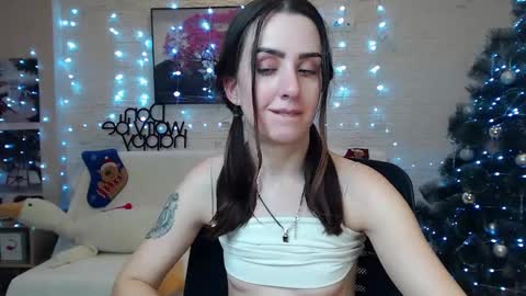 Snapshot of emilylayer chatting on December 2024 04:22:01 AM Emyli online show from December 2024 04:22:01 AM