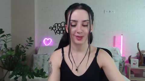 Snapshot of emilylayer chatting on March 2025 06:55:01 PM Emyli online show from March 2025 06:55:01 PM