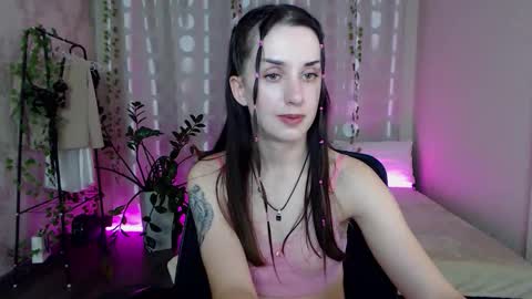 Snapshot of emilylayer chatting on September 2025 05:24:02 PM Emyli online show from September 2025 05:24:02 PM