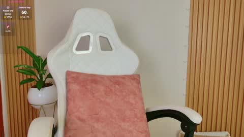 Emily  online show from November 2025 09:42:02 AM