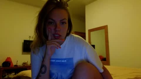 Emily Robbie online show from June 2026 01:37:01 PM