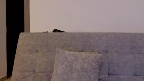 emilyrousex online show from April 2026 06:25:01 PM