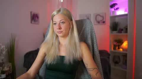 emilyswannn online show from July 2026 01:03:01 PM