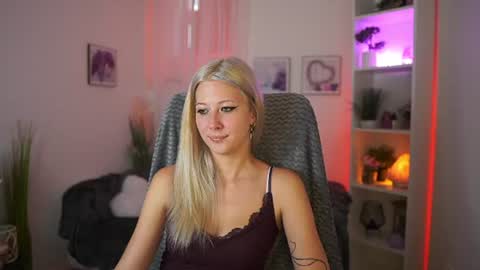 emilyswannn online show from July 2026 01:17:01 PM