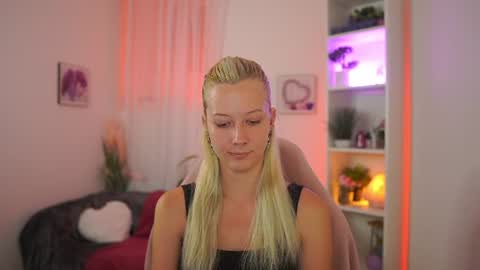 emilyswannn online show from July 2026 06:39:01 PM