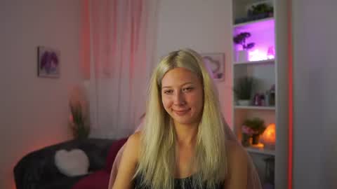 emilyswannn online show from July 2026 06:38:02 PM