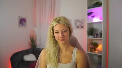 emilyswannn online show from July 2026 06:39:02 PM